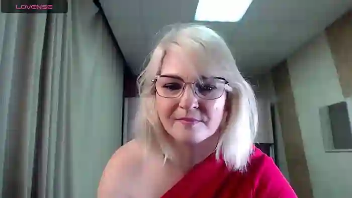 BlondeBrilliant7