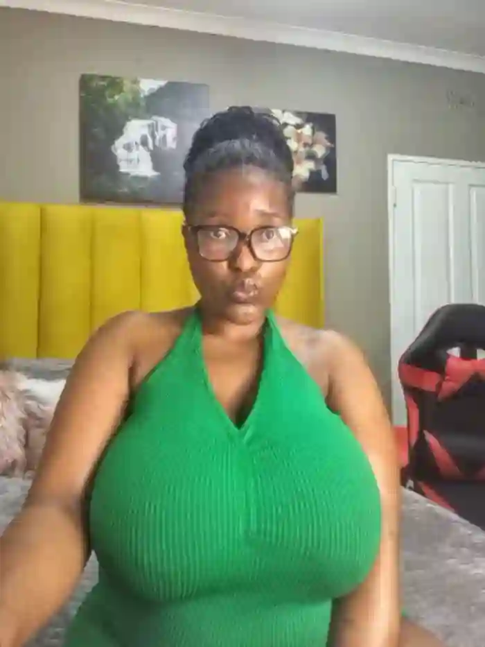 Bustygoddess32