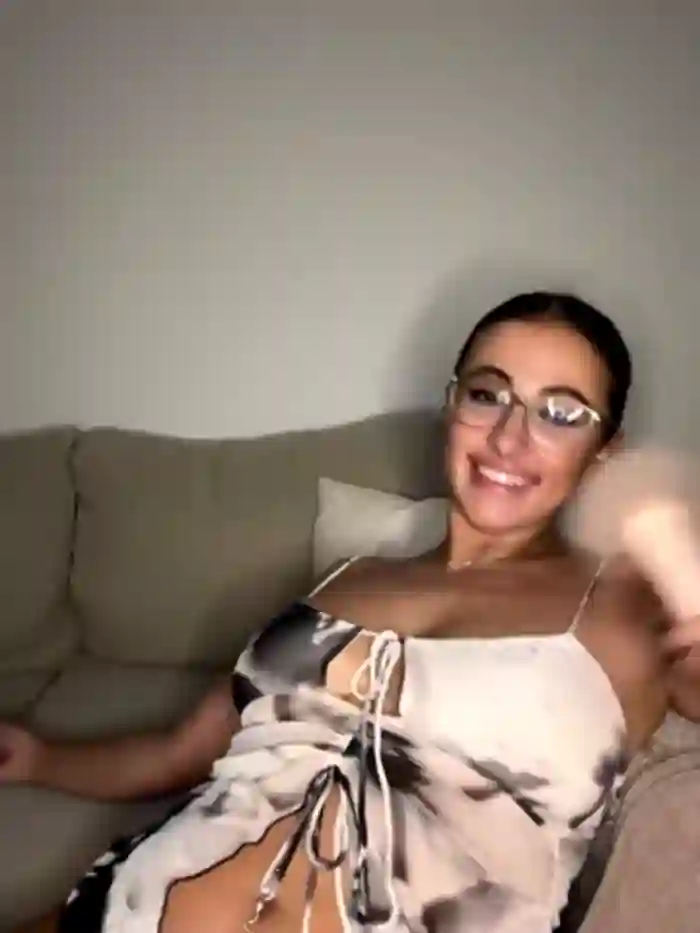 Mina_Khalifa