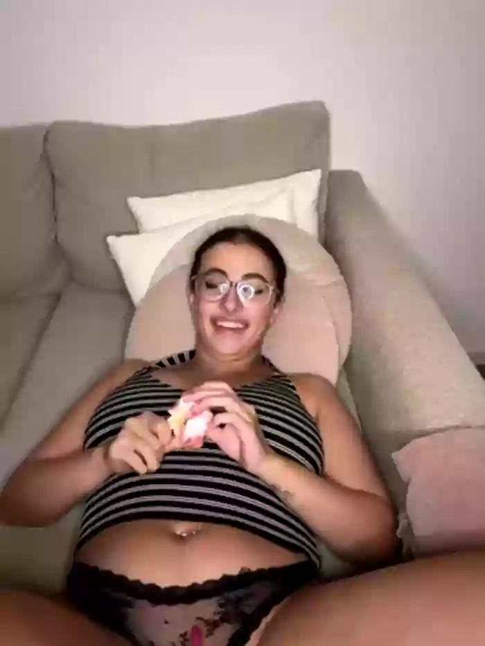 Mina_Khalifa