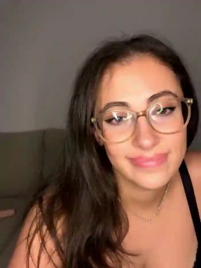 Mina_Khalifa
