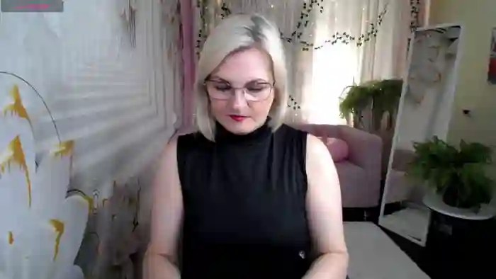 BlondeBrilliant7