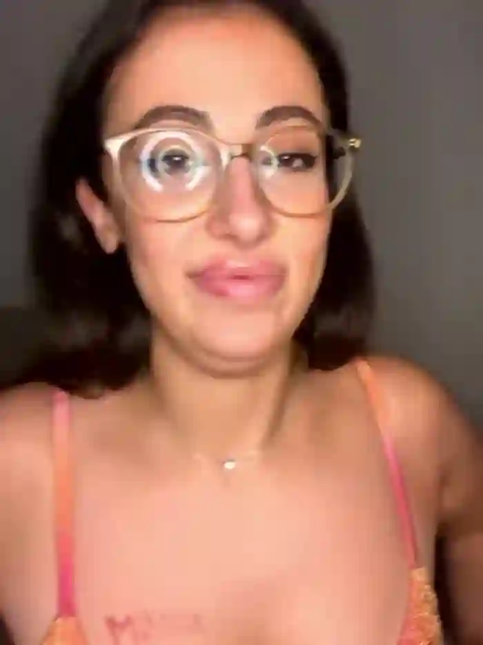 Mina_Khalifa