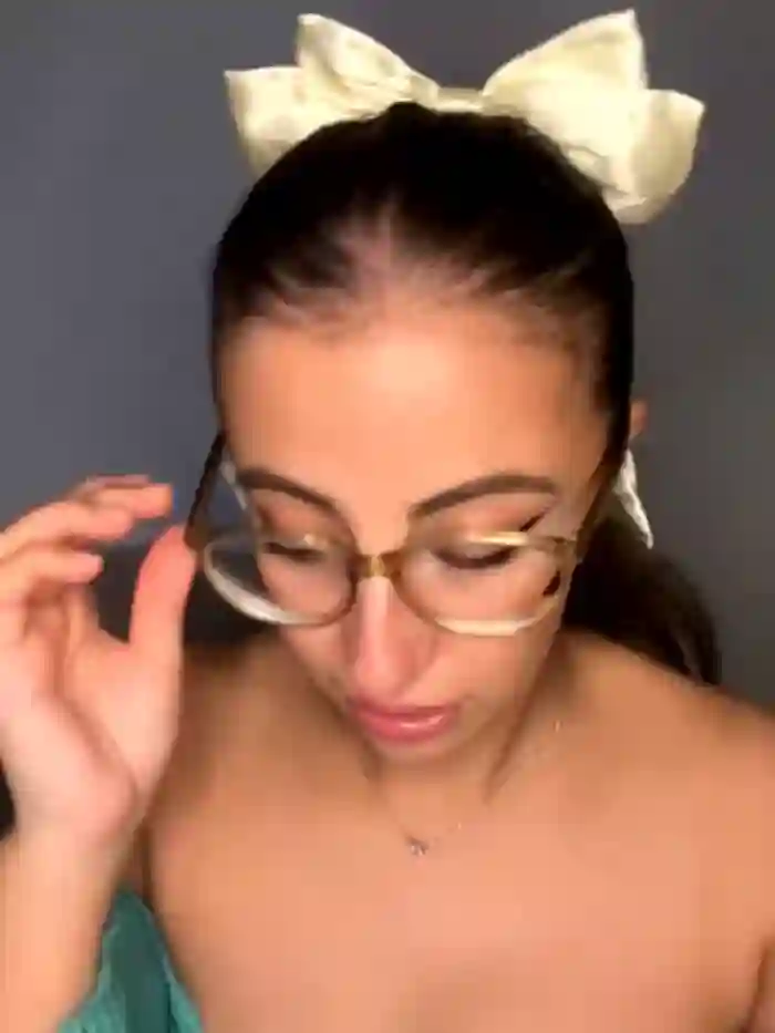 Mina_Khalifa