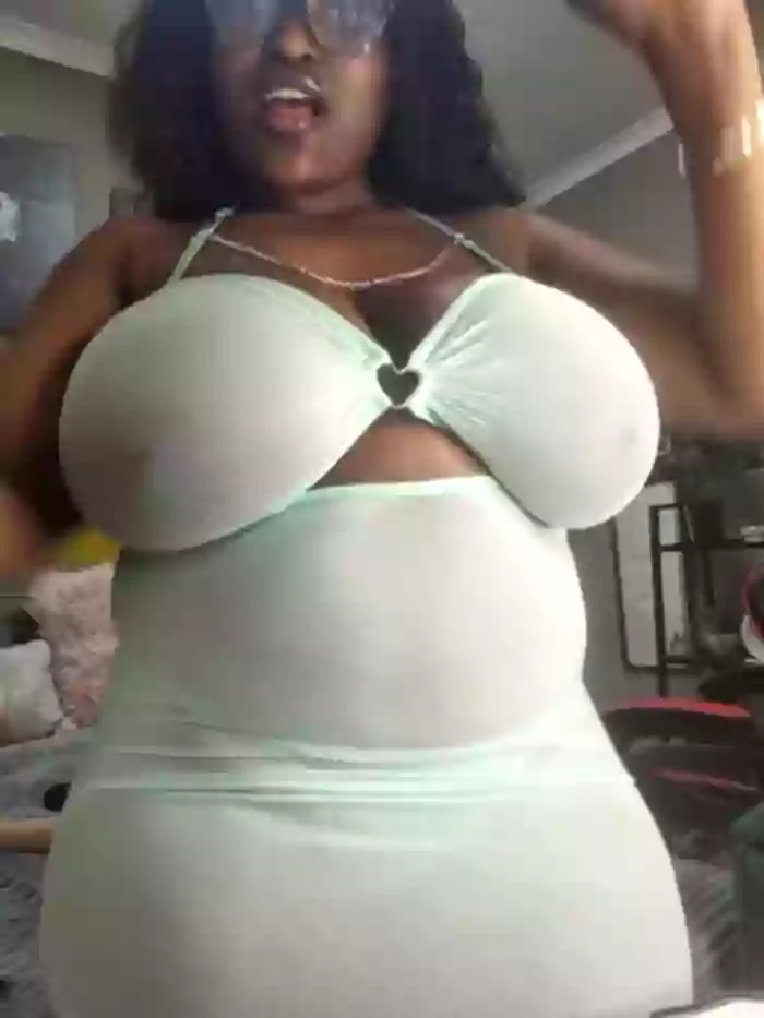 Bustygoddess32