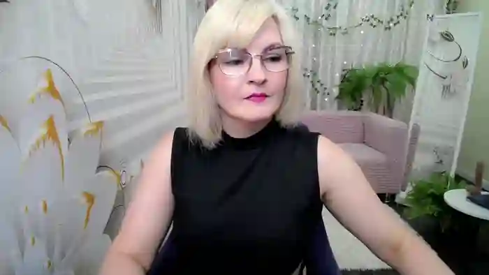 BlondeBrilliant7