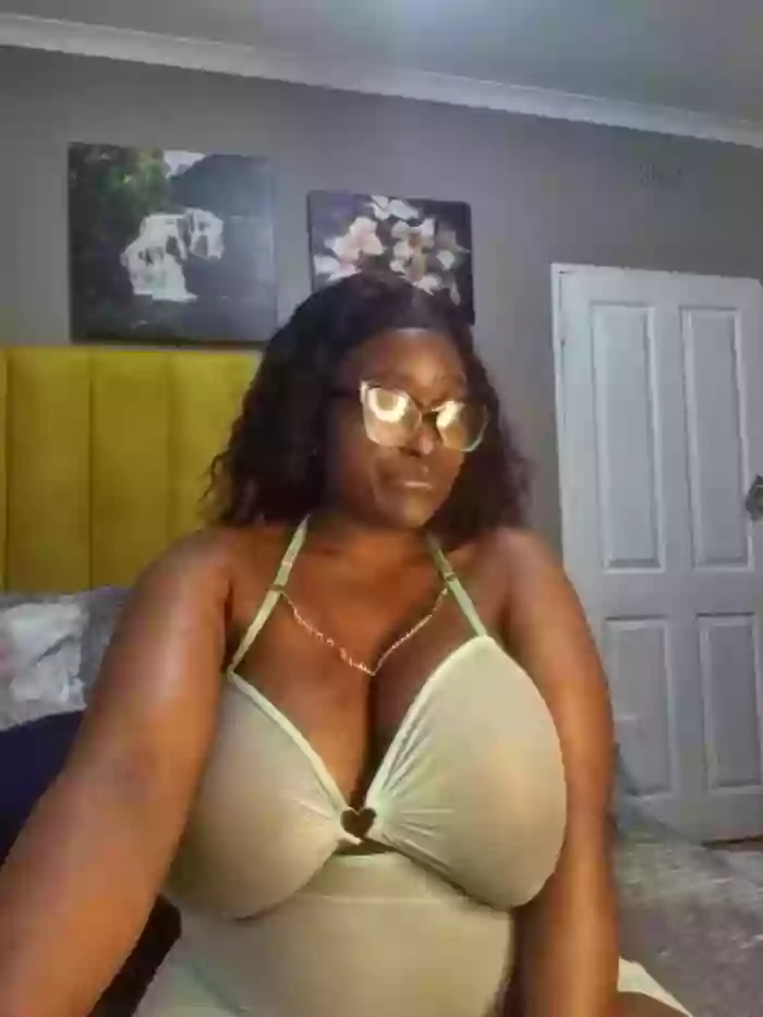 Bustygoddess32