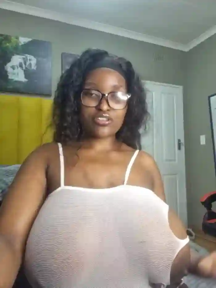 Bustygoddess32