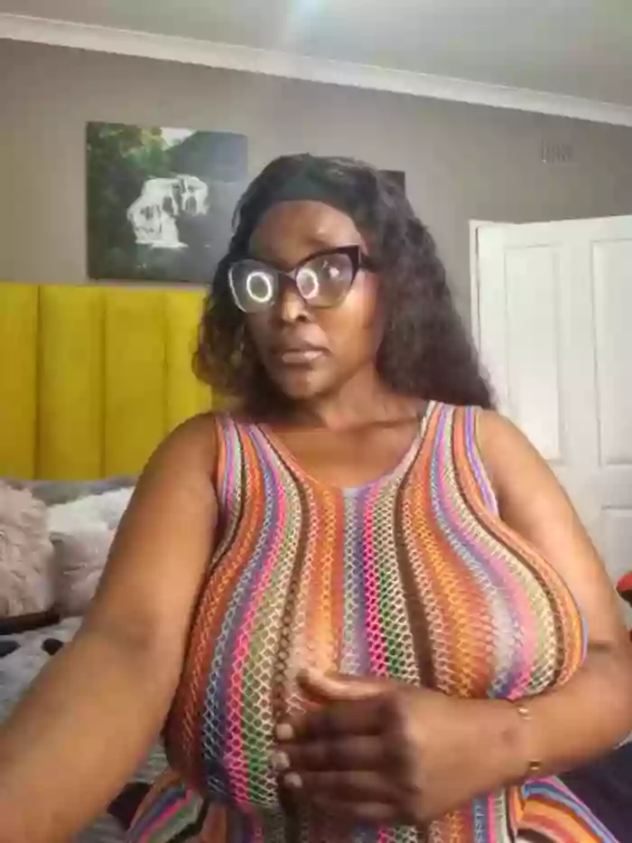Bustygoddess32