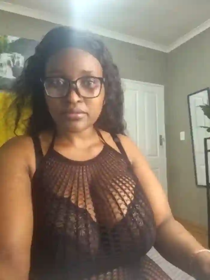 Bustygoddess32