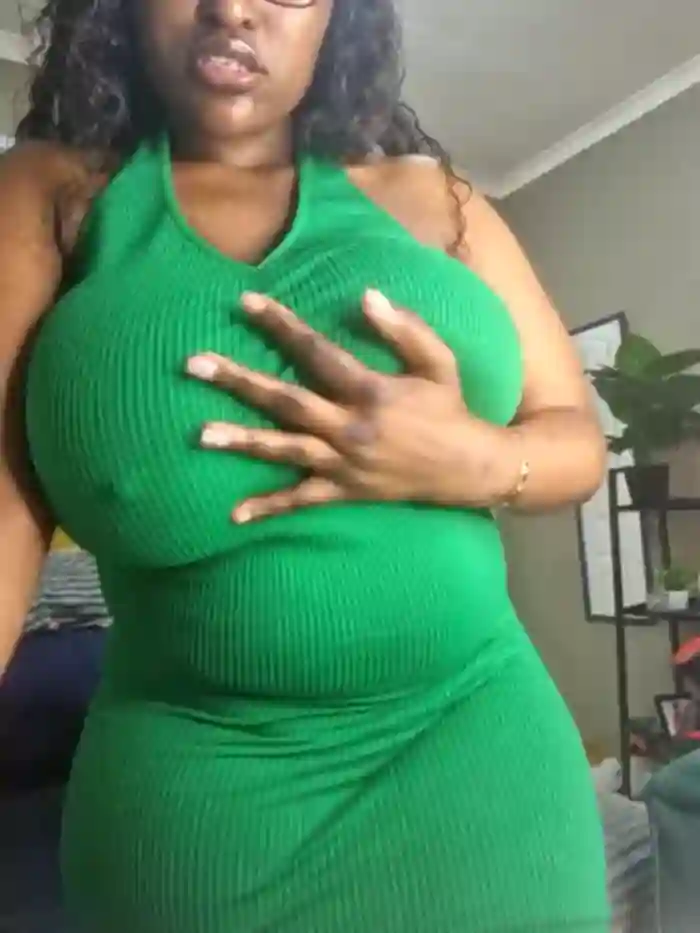 Bustygoddess32