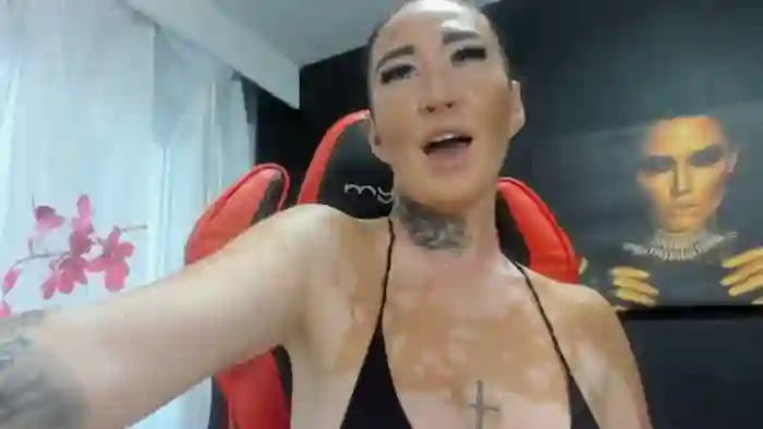 Rayanablackandwhite