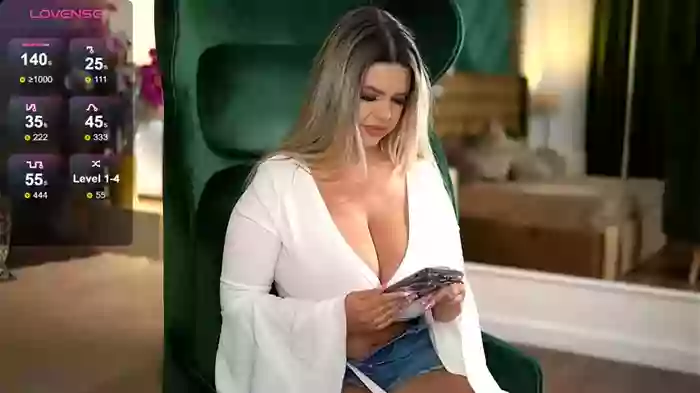 SophieBoobsX