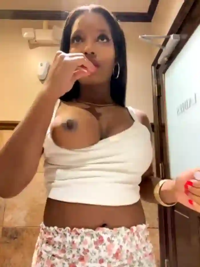 NicoleCocksXXX