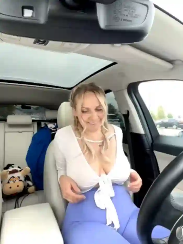 Bondgirl_013