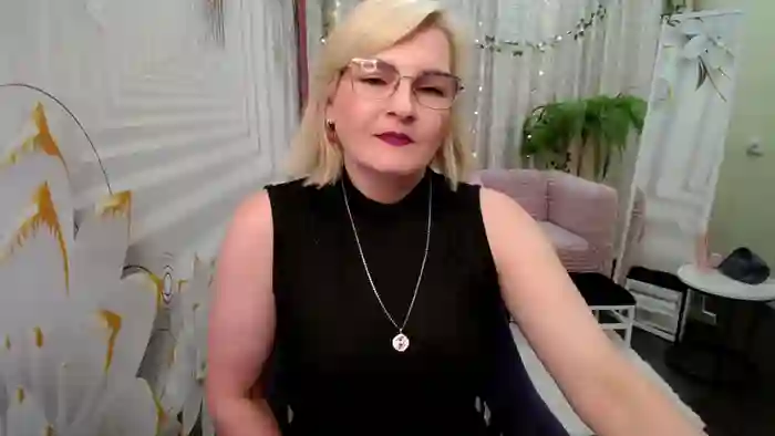 BlondeBrilliant7
