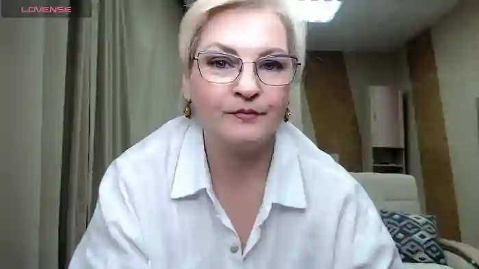 BlondeBrilliant7