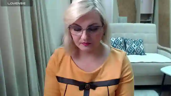 BlondeBrilliant7