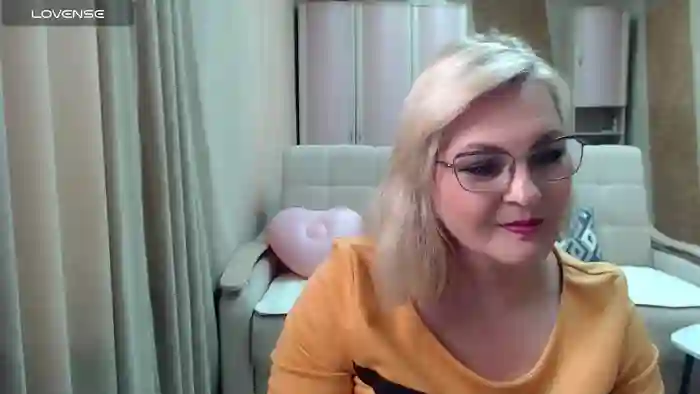 BlondeBrilliant7