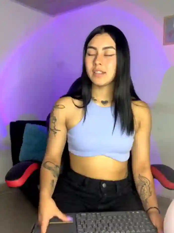 emily_22x