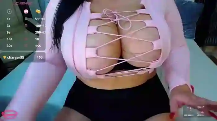 Valeri_wow_Boobs