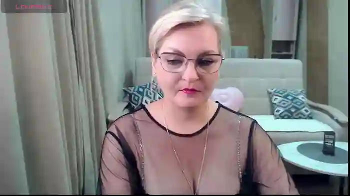 BlondeBrilliant7