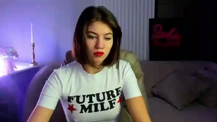 Selena_grey_