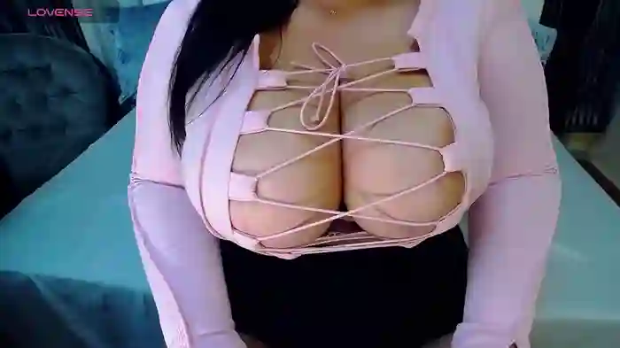 Valeri_wow_Boobs