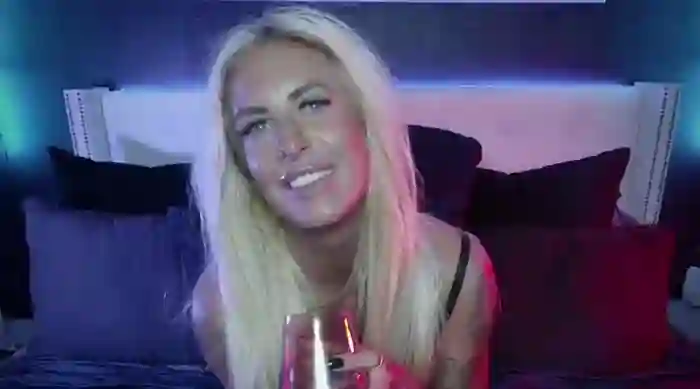 blondiluvsanal