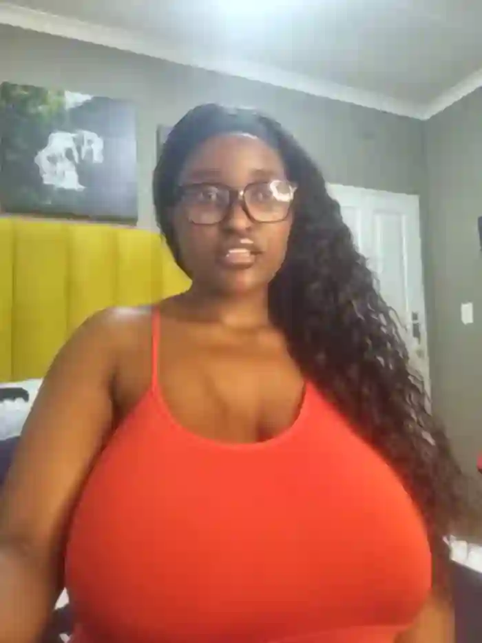 Bustygoddess32