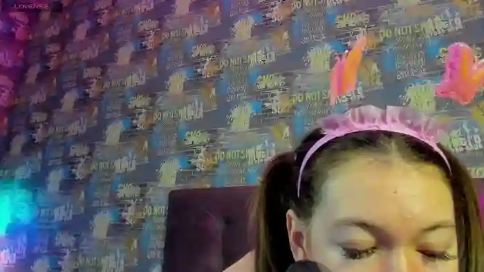 Nicole_Charm