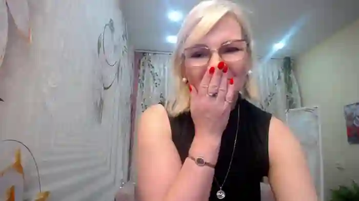 BlondeBrilliant7