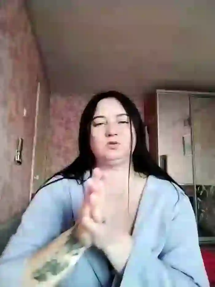 Holly-69