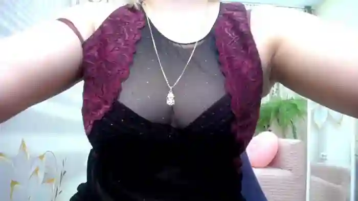 BlondeBrilliant7