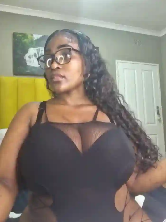Bustygoddess32