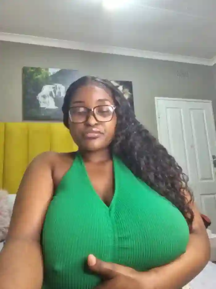 Bustygoddess32