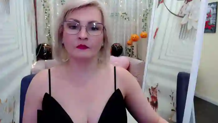 BlondeBrilliant7