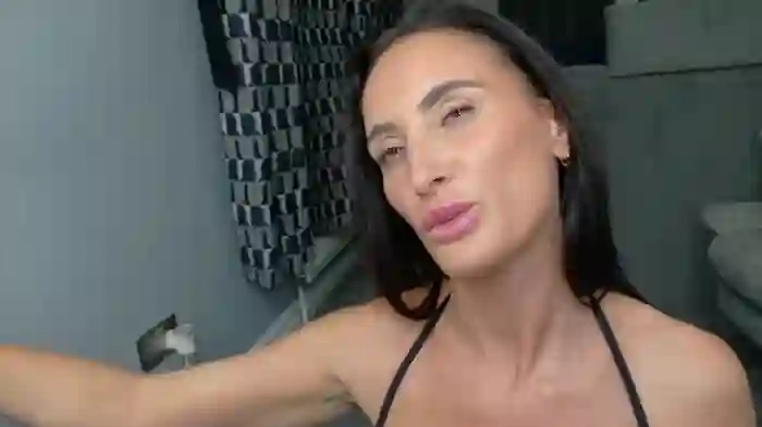 busty-milf-harper