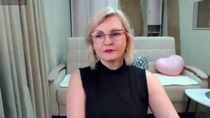 BlondeBrilliant7