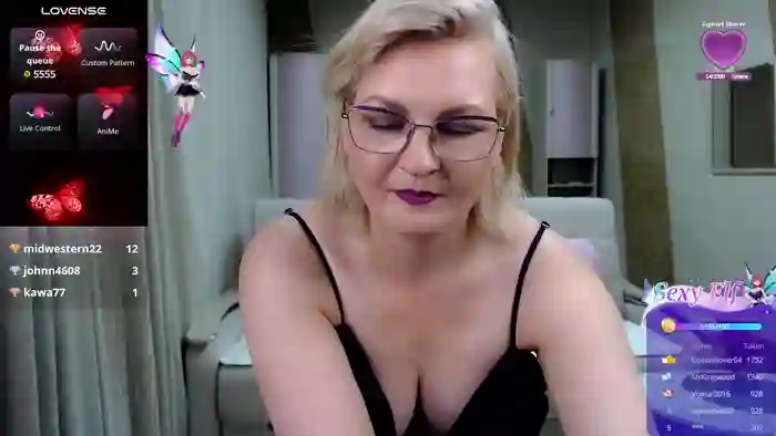 BlondeBrilliant7