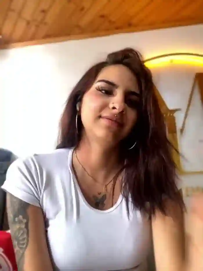 Hilary_pinkk