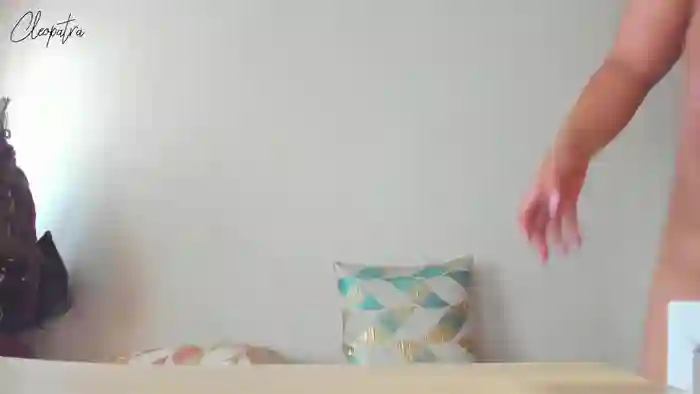 cleopatra_bigboobs01