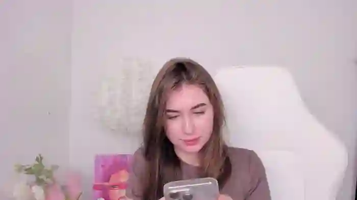 Lilly_Colins
