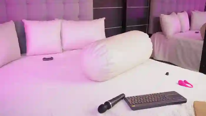 Bella_TS_