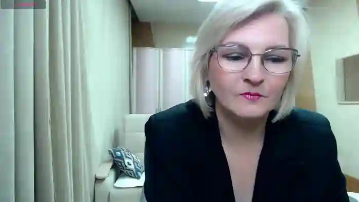 BlondeBrilliant7