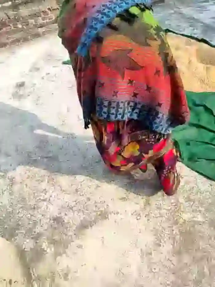 COUPLLE_VILLAGE