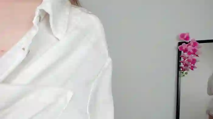 Lilly_Colins
