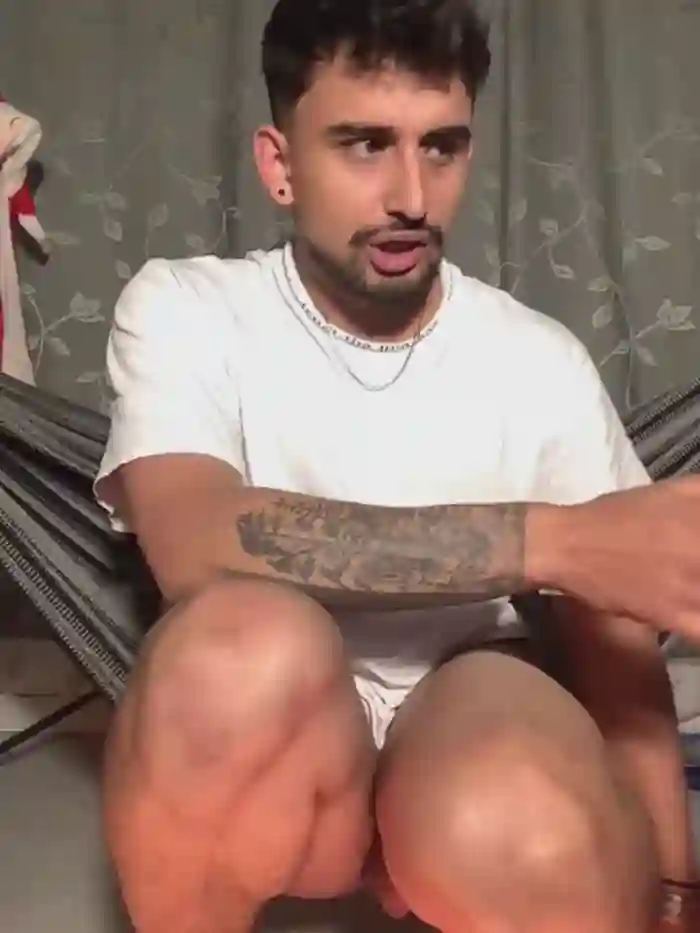 Aaron_hot2