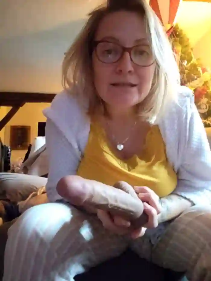 lady_charlyne