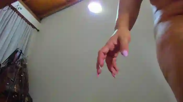cleopatra_bigboobs01
